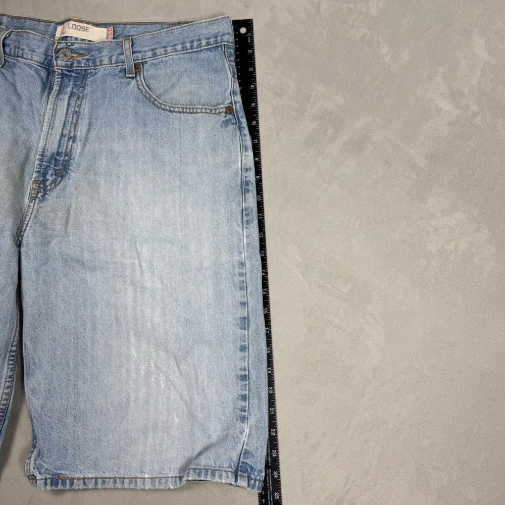 Levis these levi